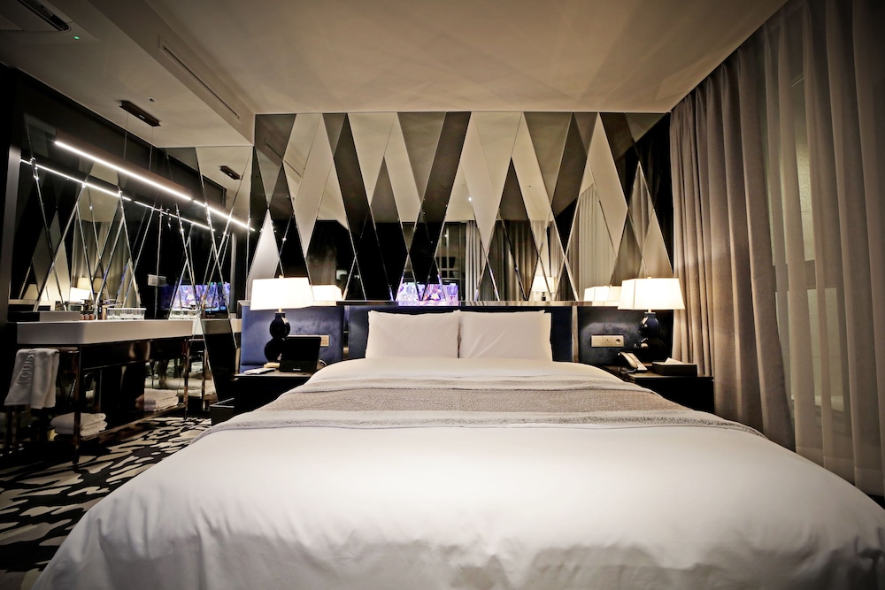 best louis hamilton hotel gwang an
