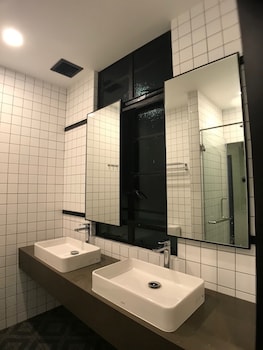 kooning hostel