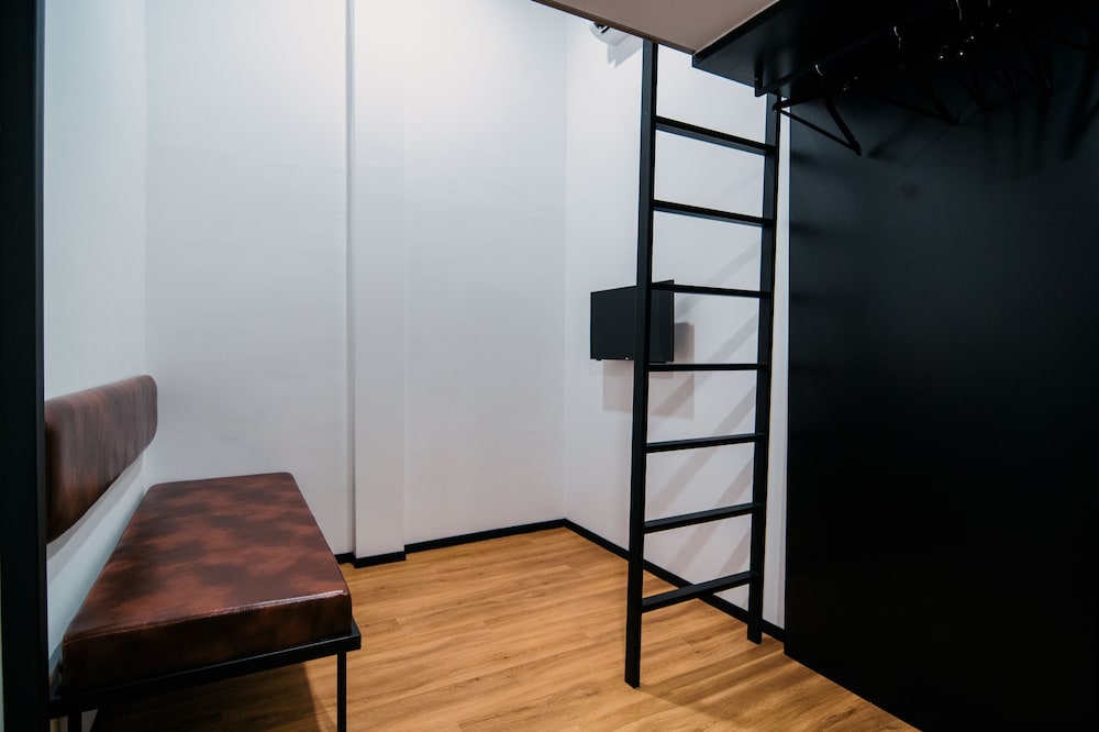 kooning hostel