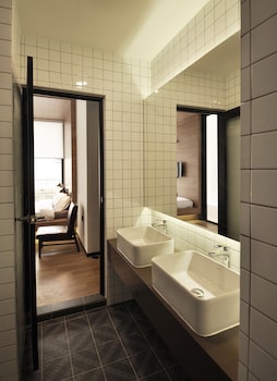 kooning hostel