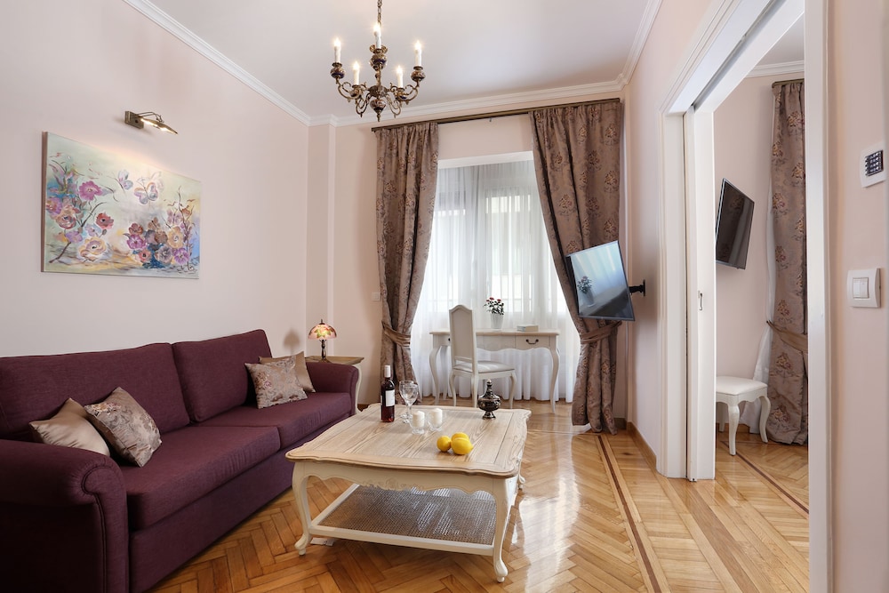 v1935 luxurious apartments