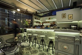 v1935 luxurious apartments