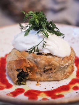 v1935 luxurious apartments