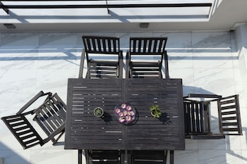 v1935 luxurious apartments