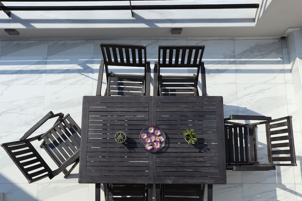 v1935 luxurious apartments