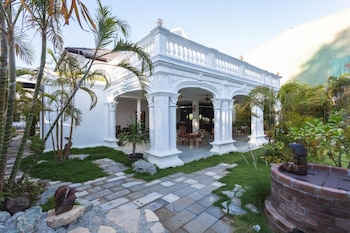 sound gallery house hostel