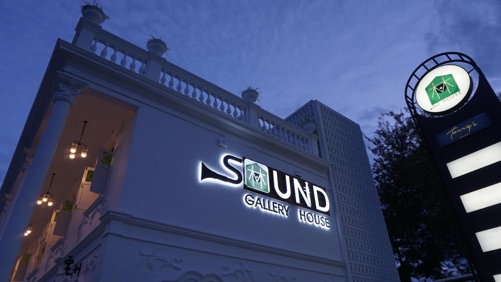 sound gallery house hostel