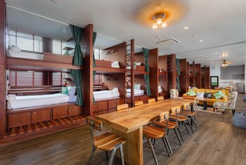 sound gallery house hostel