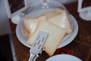 sound gallery house hostel