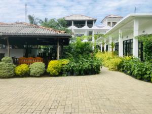 Hotel Crocotopond,Arugam Bay>>Ampara,3 star