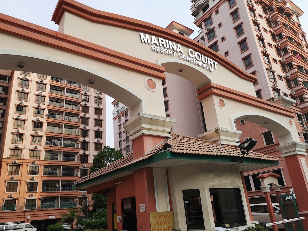 istay marina court kota kinabalu