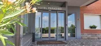 hotel paradiso