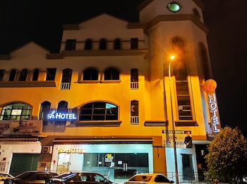 sh hotel kota damansara
