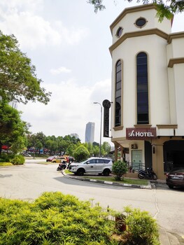 sh hotel kota damansara