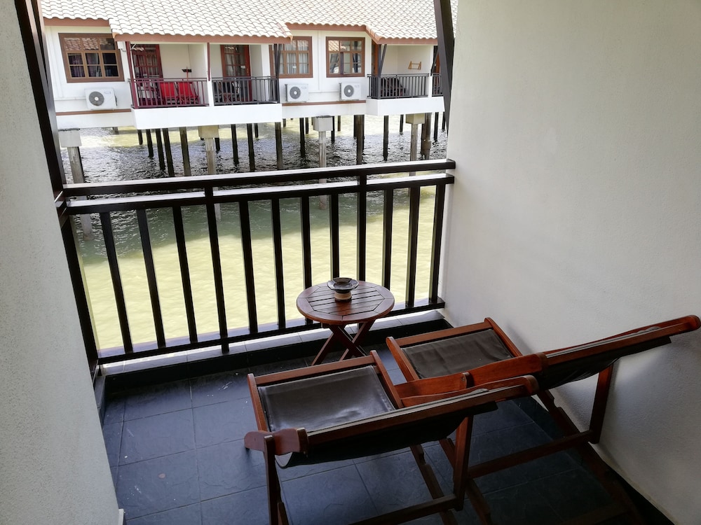 wonderland private chalet port dickson