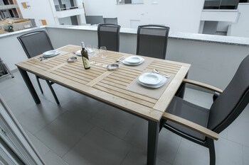 apartments tomana