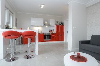 apartments tomana