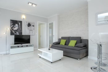 apartments tomana