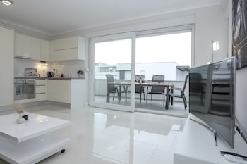 apartments tomana