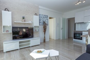 apartments tomana