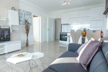 apartments tomana