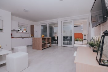 apartments tomana