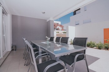 apartments tomana