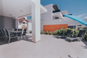 apartments tomana