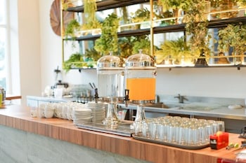 deli hotel