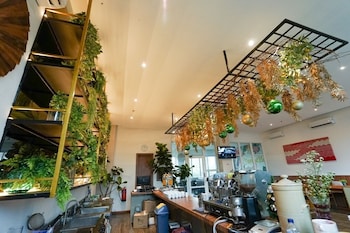 deli hotel