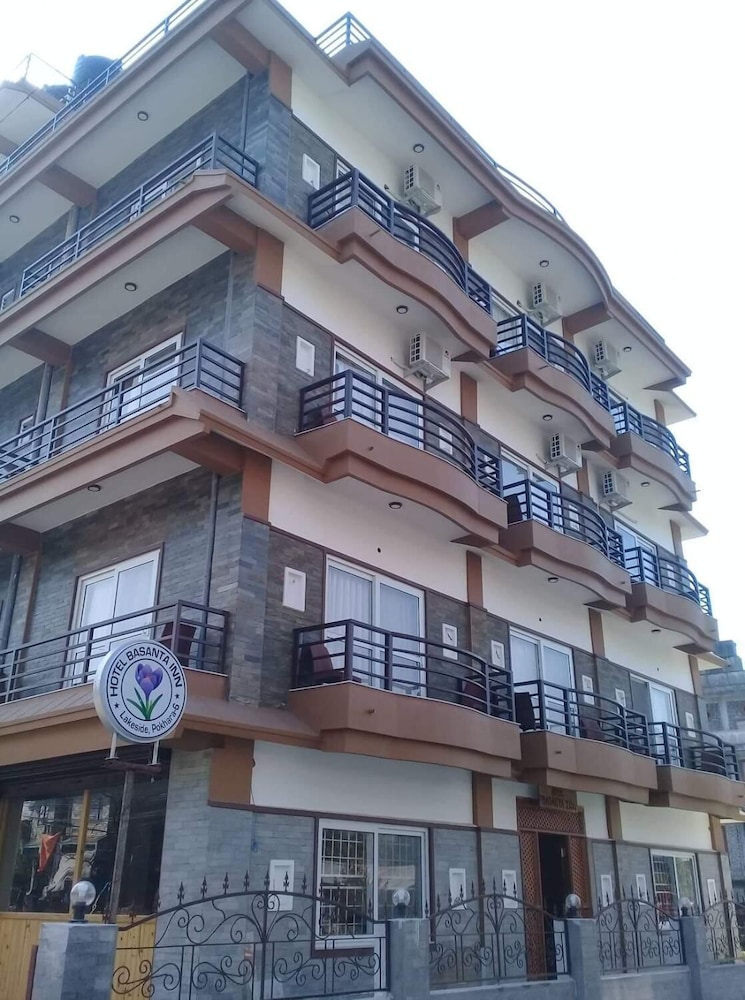 hotel basanta inn