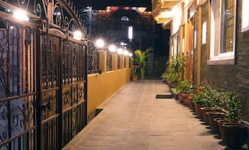 hotel basanta inn