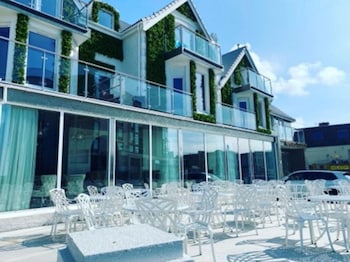 Newquay Beach Hotel,,4 star