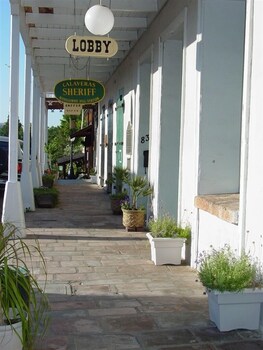 Hotel Léger Restaurant & Saloon,Near Mokelumne Hill Library,2 star