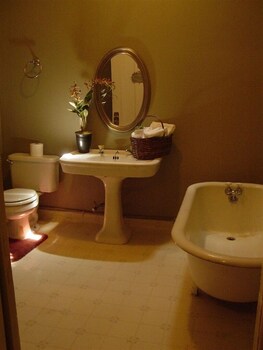 hotel leger restaurant and saloon