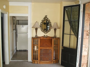 hotel leger restaurant and saloon