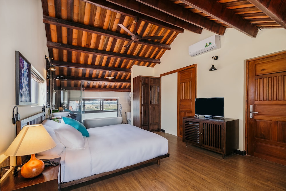 la an central boutique villa