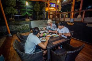 tatak bunut villa ceningan