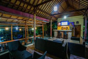 tatak bunut villa ceningan