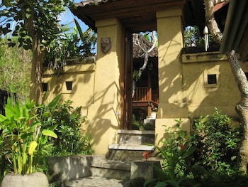 uma chaming villas and gym by eps