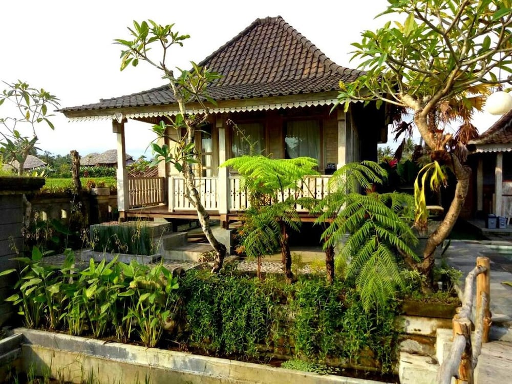 uma chaming villas and gym by eps