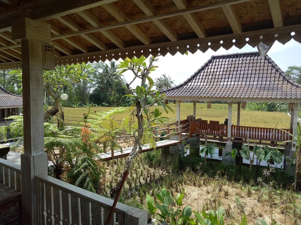 uma chaming villas and gym by eps