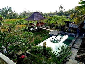 uma chaming villas and gym by eps