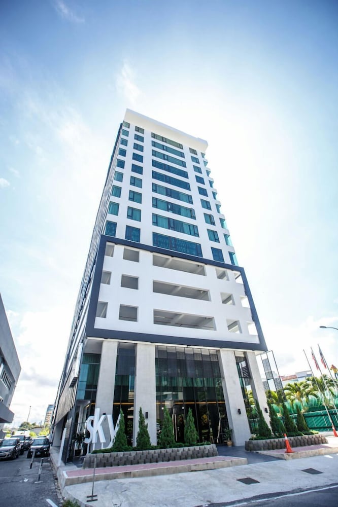 marina travellers suite sky karamunsing