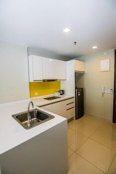 marina travellers suite sky karamunsing