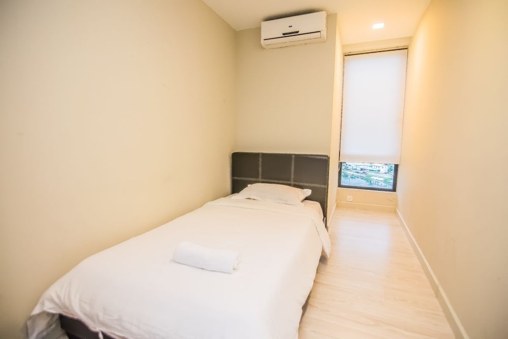 marina travellers suite sky karamunsing