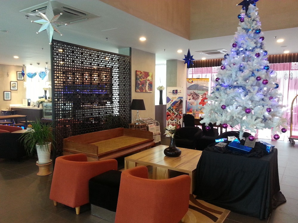 marina travellers suite sky karamunsing