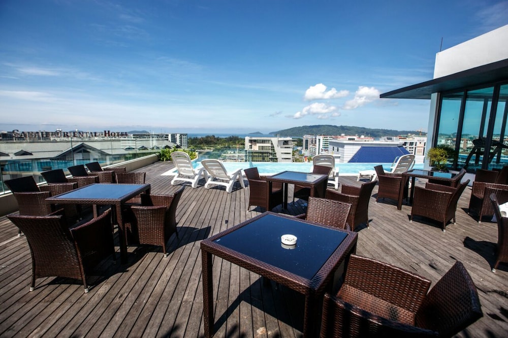 marina travellers suite sky karamunsing