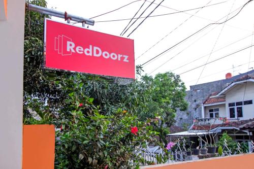 reddoorz syariah near btc fashion mall