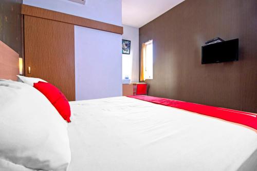 reddoorz syariah near btc fashion mall